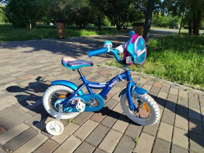 Лот: 23229547. Фото: 1. велосипед детский schwinn 12". Велосипеды