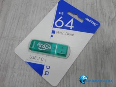 Лот: 13542215. Фото: 1. 64GB накопитель Smartbuy Glossy... USB-флеш карты