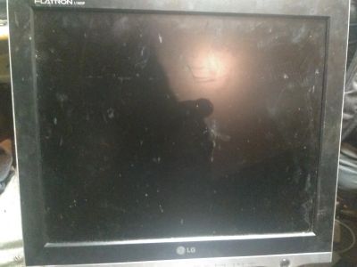 Лот: 17302054. Фото: 1. Монитор LG flatron L1928P не рабочий. ЖК-мониторы