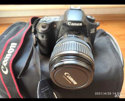 Лот: 23492156. Фото: 1. Зеркальный фотоаппарат Canon EOS... Цифровые зеркальные
