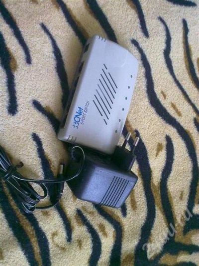 Лот: 541531. Фото: 1. СВИЧ! CNET. 5 PORT SWITCH. Другое (сетевые устройства)