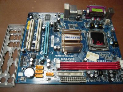 Лот: 12628617. Фото: 1. Материнская плата 775 Gigabyte... Материнские платы