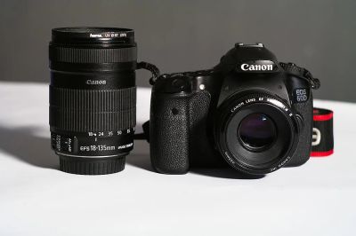 Лот: 9076344. Фото: 1. Canon 60D + Kit EF-S 18-135 mm. Цифровые зеркальные