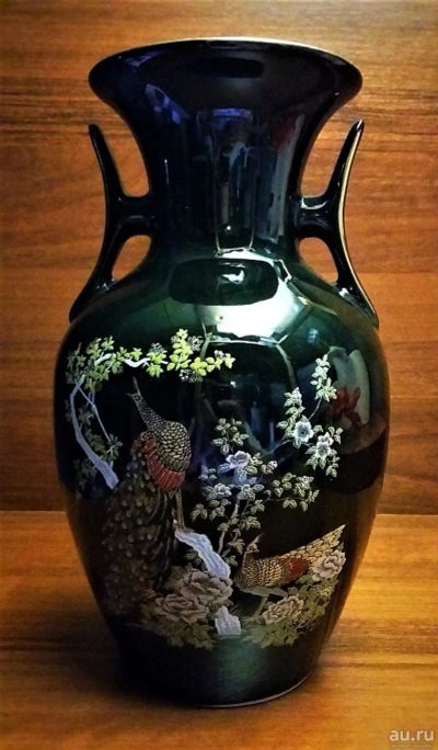 Лот: 13502774. Фото: 1. Японская фарфоровая ваза с ручками... Вазы