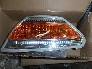 Лот: 3698828. Фото: 1. Габарит правый toyota mark 2... Оптика и освещение