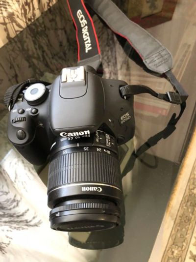 Лот: 11587286. Фото: 1. Продам фотокамеру Canon. Цифровые зеркальные