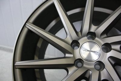 Лот: 11154532. Фото: 1. Vossen cvt ! 5\112 et35 либо et38... Диски