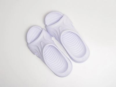 Лот: 20592371. Фото: 1. Сланцы Balenciaga. Шлепанцы, сланцы