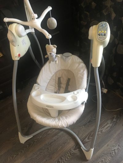 Лот: 11757261. Фото: 1. Электрические качели шезлонг Graco. Ходунки, прыгунки, качели