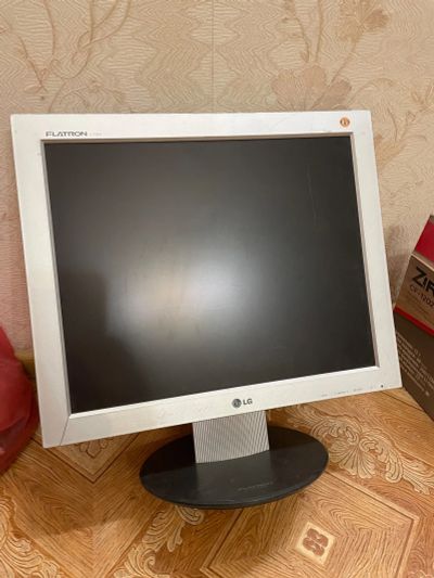 Лот: 25000567. Фото: 1. Монитор lg flatron. ЖК-мониторы