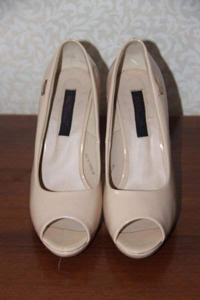 Лот: 9618951. Фото: 1. Туфли лак 38 р. Туфли
