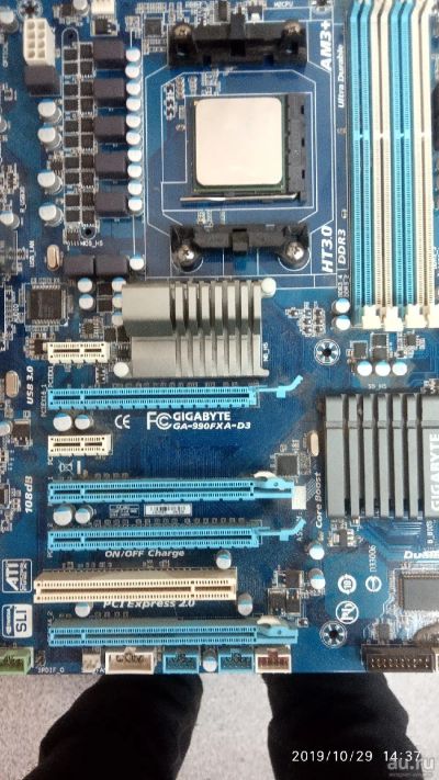 Лот: 14994276. Фото: 1. Материнская плата gigabyte ga-990fx... Материнские платы