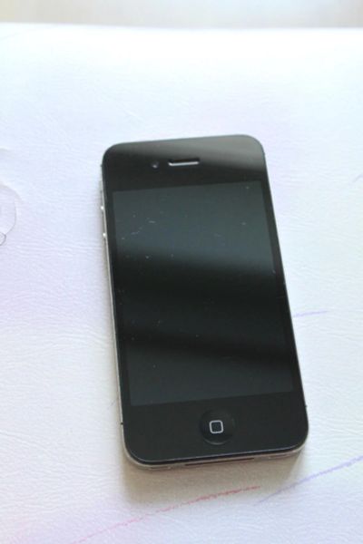 Лот: 6302256. Фото: 1. iPhone 4s 16 Gb. Смартфоны