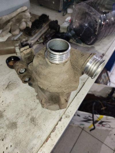 Лот: 18388799. Фото: 1. Помпа водяная Bmw 528I 2011 [11517583836... Двигатель и элементы двигателя