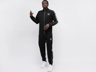 Лот: 20663414. Фото: 1. Спортивный костюм Givenchy. Спортивные костюмы