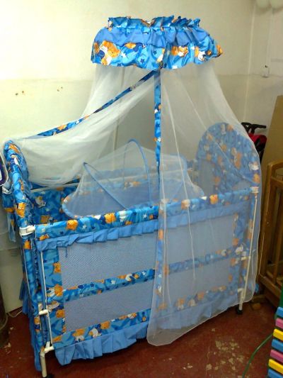 Лот: 4383637. Фото: 1. Кроватка для новорожденного с... Детские кровати и кроватки