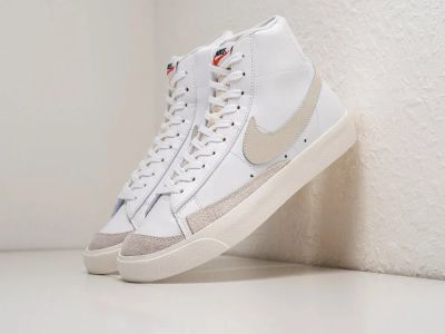 Лот: 24978126. Фото: 1. Кроссовки Nike Blazer Mid 77. Кеды, кроссовки, слипоны