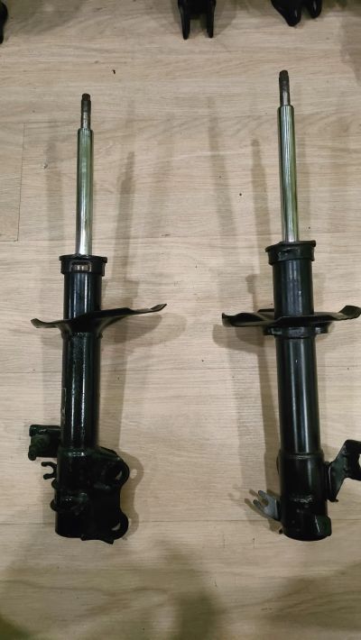 Лот: 19564365. Фото: 1. Стойки KYB 333309 Nissan Almera... Ходовая, подвеска, рулевое управление