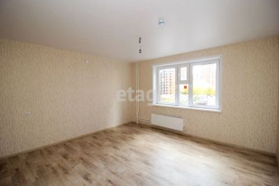 Лот: 21393304. Фото: 1. Продам 3-комн. кв. 76.2 кв.м... Квартиры, студии