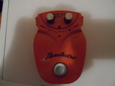 Лот: 7843634. Фото: 1. Педаль-вибрато Danelectro DJ-15... Гитарные эффекты и комбоусилители
