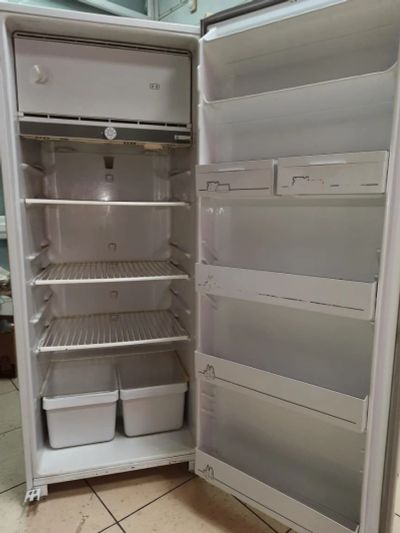 Лот: 17233772. Фото: 1. Холодильник Бирюса. Холодильники, морозильные камеры