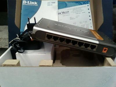 Лот: 955341. Фото: 1. 8 портовый свич D-link модель... Маршрутизаторы (роутеры)