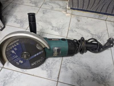 Лот: 17762234. Фото: 1. Болгарка Makita 9069c. Электроинструмент