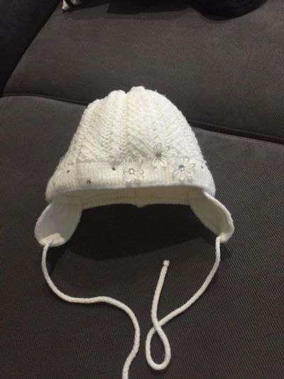 Лот: 6263981. Фото: 1. Зимняя шапочка для малышки. Головные уборы