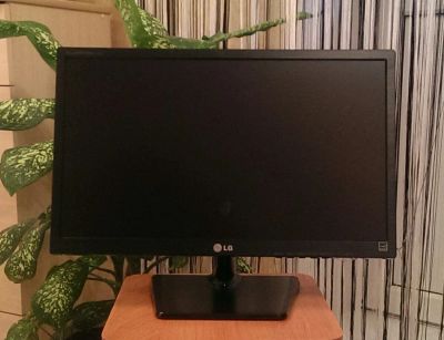 Лот: 8635829. Фото: 1. Монитор LG 21.5. ЖК-мониторы