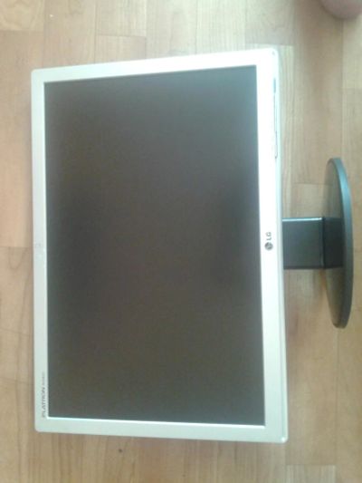 Лот: 6509224. Фото: 1. монитор lg 20 дюймов без битых... ЖК-мониторы