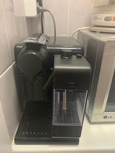 Лот: 15681512. Фото: 1. Кофемашина Delongi nespresso. Кухонная