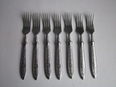 Лот: 20042314. Фото: 1. Вилки 60-е годы 7 шт (СССР). Столовые приборы, ножи