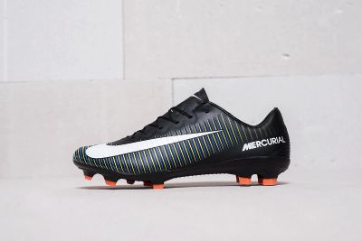 Лот: 11242608. Фото: 1. Футбольная обувь Nike Mercurial... Кеды, кроссовки, слипоны