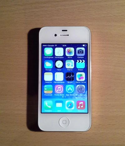 Лот: 3255790. Фото: 1. Iphone 4. 8гб. рст. гарантия... Смартфоны