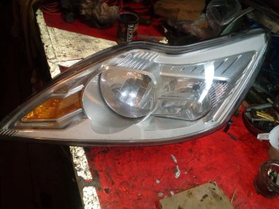 Лот: 16629300. Фото: 1. Фары Ford Focus. Оптика и освещение