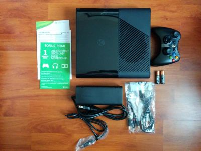 Лот: 9828456. Фото: 1. Microsoft Xbox 360 E. Консоли