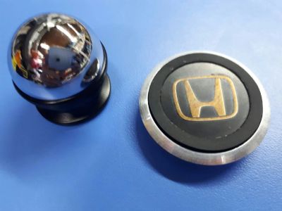 Лот: 9097371. Фото: 1. Держатель в авто на магните "Honda... Держатели для телефонов