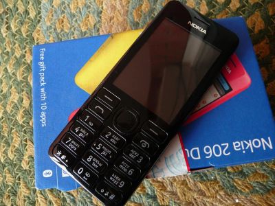 Лот: 3265036. Фото: 1. Nokia 206 Dual Sim. Кнопочные мобильные телефоны