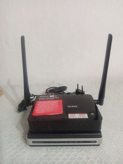 Лот: 23696635. Фото: 1. Пару роутеров zyxel dlink. Маршрутизаторы (роутеры)
