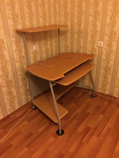 Лот: 6341659. Фото: 1. Продам компьютерный стол. Компьютерные и письменные столы