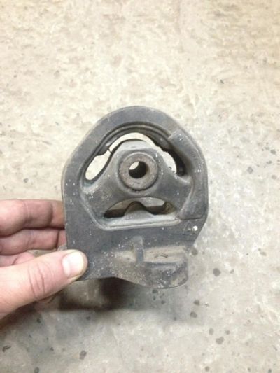 Лот: 7029882. Фото: 1. Honda Stream подушка. Двигатель и элементы двигателя