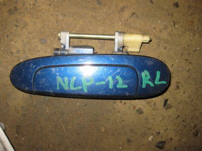 Лот: 20902867. Фото: 1. Ручка двери Toyota Platz NCP12... Кузов