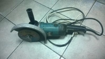 Лот: 6428121. Фото: 1. Продам болгарку Makita 9069 в... Электроинструмент