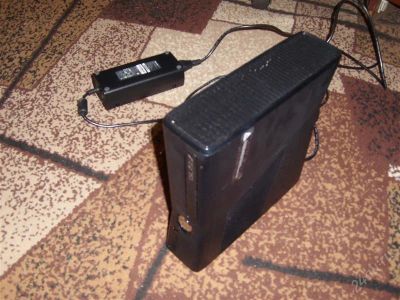 Лот: 1331599. Фото: 1. Xbox360 slim 4Gb рассмотрю обмен... Игровые приставки, консоли