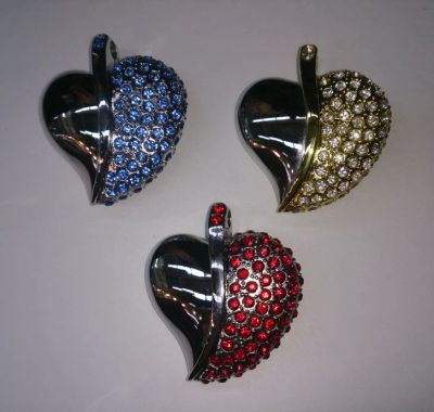 Лот: 3899532. Фото: 1. Подарочная USB 8Gb "Сердце магнит... USB-флеш карты