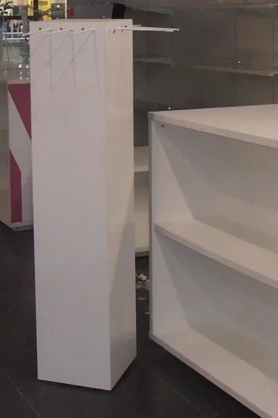 Лот: 11468744. Фото: 1. 3 дорогих стойки, шкафа, тумбы... Торговое