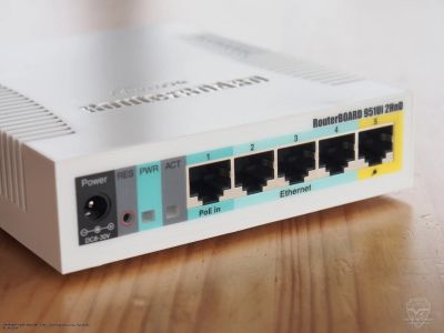Лот: 16841473. Фото: 1. Mikrotik RB951Ui-2HnD. Маршрутизаторы (роутеры)
