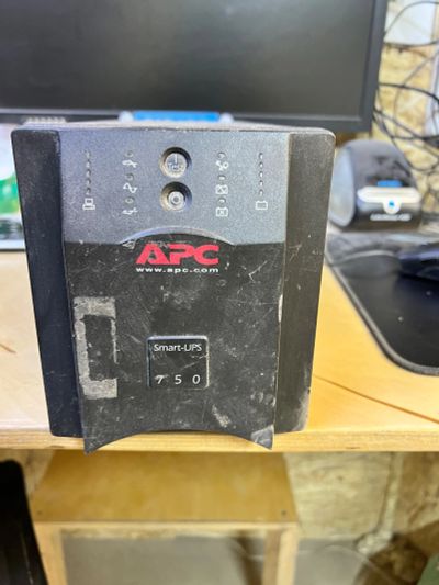 Лот: 18978120. Фото: 1. Ибп сетевой фильтр apc smart ups... ИБП, аккумуляторы для ИБП