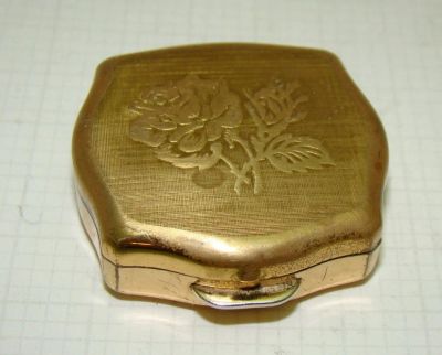 Лот: 11577558. Фото: 1. Stratton таблетница винтажная... Другое (антиквариат)
