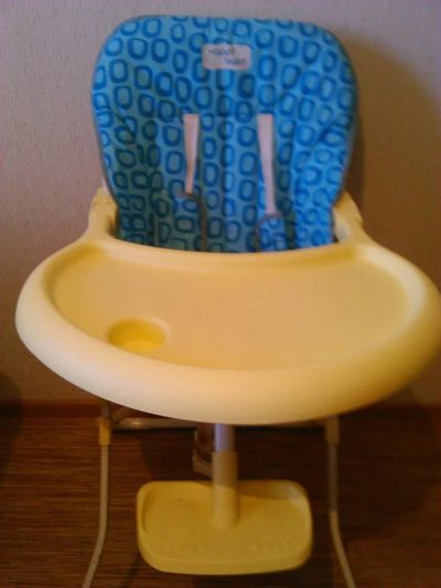 Лот: 4031872. Фото: 1. Стульчик для кормления Happy baby. Стульчики для кормления